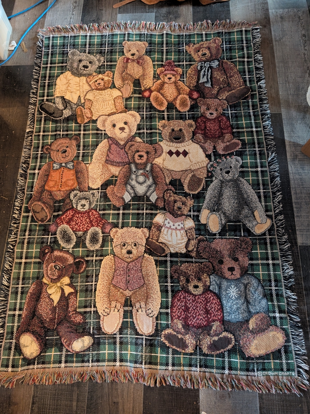 2/140$ Vintage Multicolor Teddy Bear Plaid Throw - Green